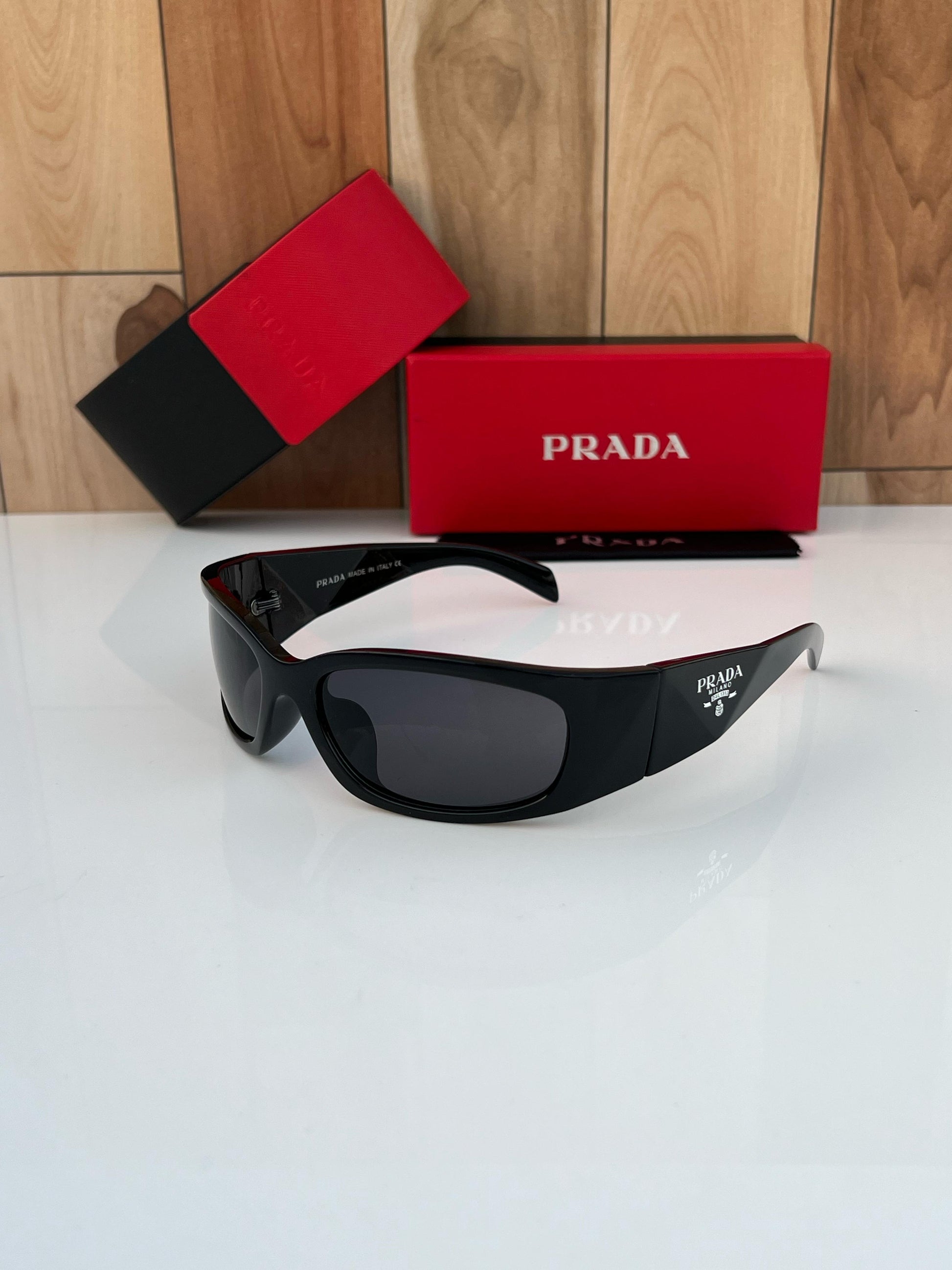 Pra/da with brand box kit unisex model