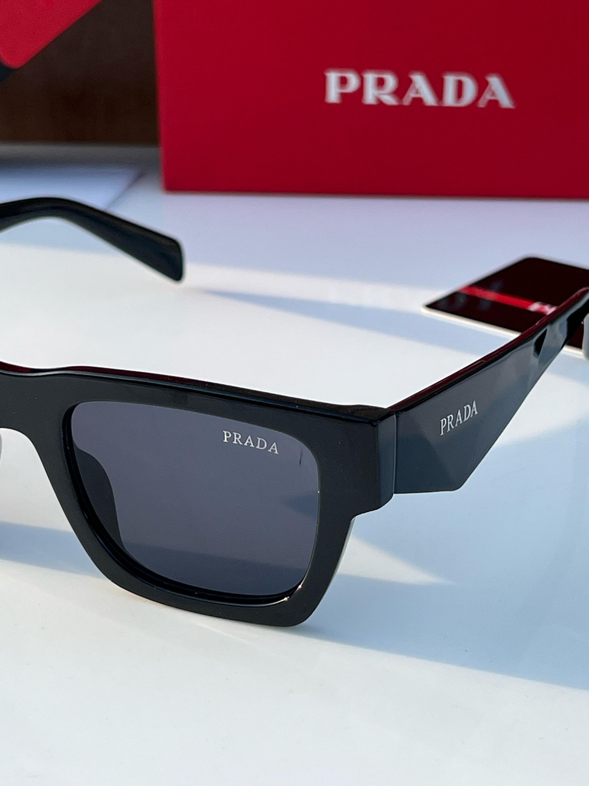 Pra/da milano with brand kit unisex